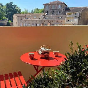 https://fenetre-sur-cour-centre-parking-prive.midi-pyreneeshotels.com